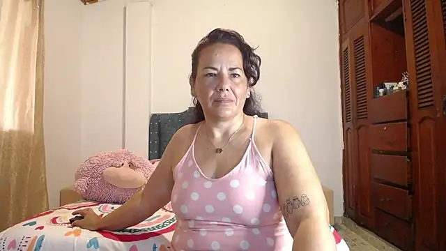 Snapshot of sofiamature01 chatting on 31, 10, 2025 sofiamature01 online show from 31, 10, 2025