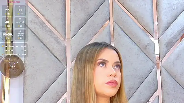 Snapshot of Emma-Conti chatting on 13, 1, 2025 Emma-Conti online show from 13, 1, 2025