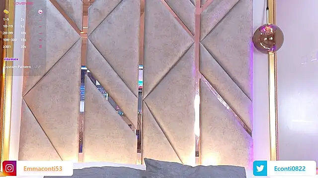 Snapshot of Emma-Conti chatting on 1, 2, 2025 Emma-Conti online show from 1, 2, 2025