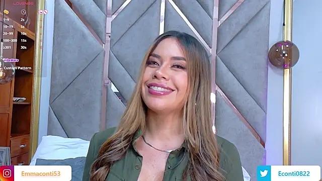 Snapshot of Emma-Conti chatting on 22, 2, 2025 Emma-Conti online show from 22, 2, 2025