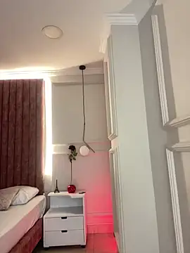 Snapshot of Emma-Conti chatting on 5, 3, 2025 Emma-Conti online show from 5, 3, 2025