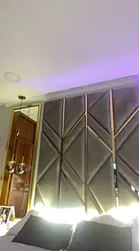 Snapshot of Emma-Conti chatting on 5, 3, 2025 Emma-Conti online show from 5, 3, 2025