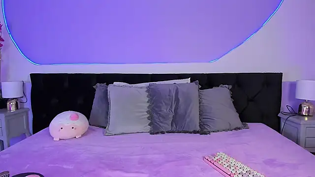 Julieta Cortes   online show from 29, 9, 2025