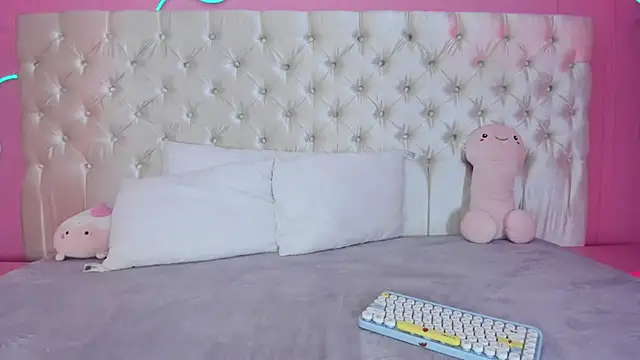 Julieta Cortes   online show from 2, 2, 2026