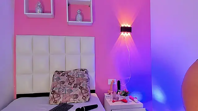 Alanna hot3 online show from 16, 11, 2025