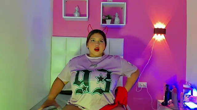 Alanna hot3 online show from 20, 6, 2026
