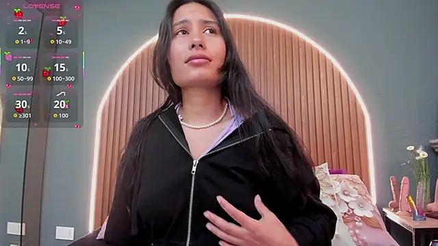 NayeCloud online show from 4, 10, 2025