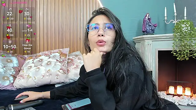 NayeCloud online show from 7, 11, 2025