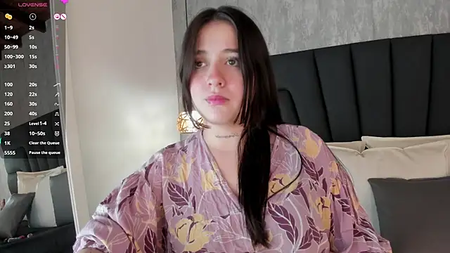 Sabrina Lennox online show from 8, 2, 2025