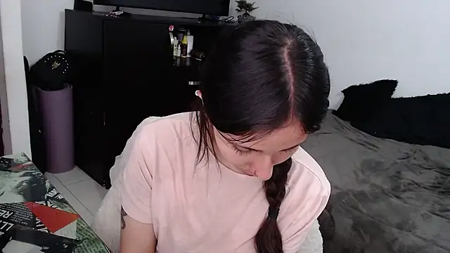 Snapshot of alice_live1 chatting on 11, 9, 2025 alice live1 online show from 11, 9, 2025