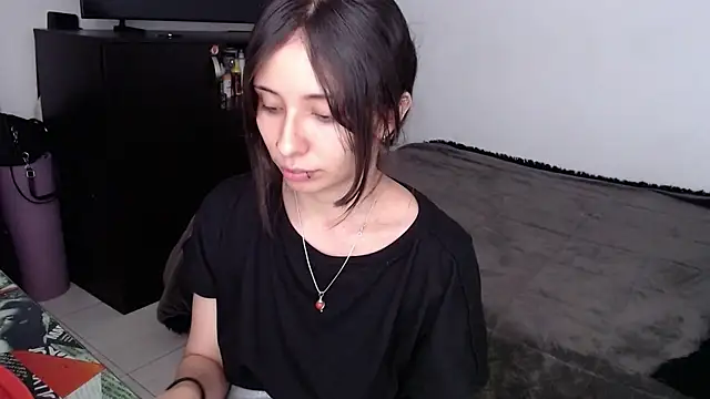 Snapshot of alice_live1 chatting on 18, 9, 2025 alice live1 online show from 18, 9, 2025