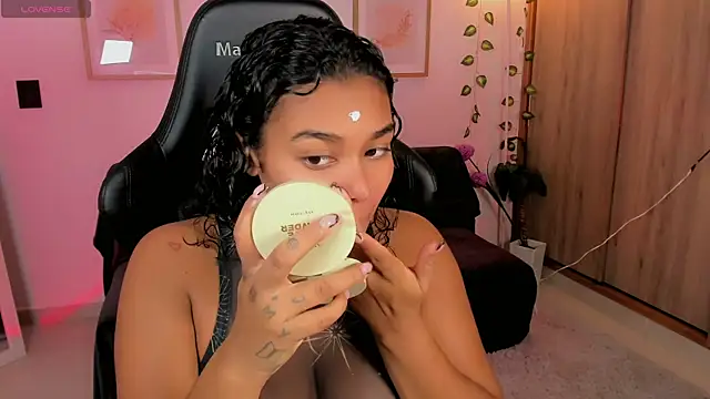 aleja montiel   online show from 20, 5, 2026