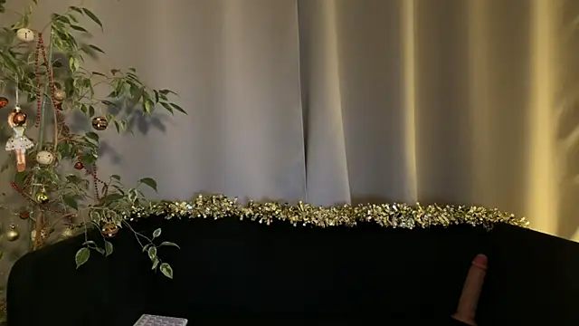 Snapshot of weshycouple chatting on 26, 12, 2024 weshycouple online show from 26, 12, 2024
