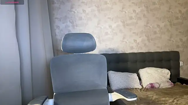 Snapshot of weshycouple chatting on 1, 3, 2025 weshycouple online show from 1, 3, 2025