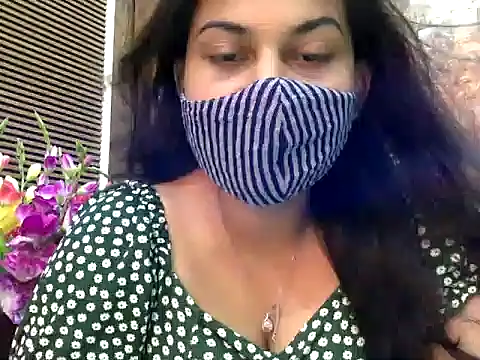 Snapshot of HaaniKaur chatting on 11, 3, 2025 HaaniKaur online show from 11, 3, 2025