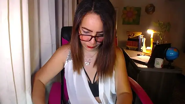 Snapshot of danielle_rose_1 chatting on 2, 6, 2026 danielle rose 1 online show from 2, 6, 2026