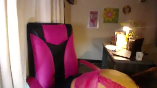 Snapshot of danielle_rose_1 chatting on 12, 7, 2026 danielle rose 1 online show from 12, 7, 2026