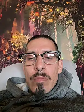 Snapshot of NutP619 chatting on 14, 4, 2026 NutP619 online show from 14, 4, 2026