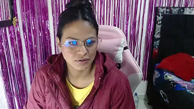 SweetAlmaa online show from 30, 4, 2026