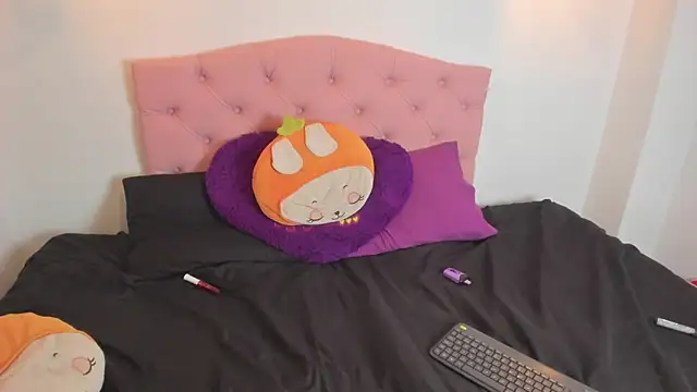 Ema Stone65 online show from 23, 12, 2024