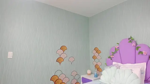 Isa little4u online show from 31, 12, 2024