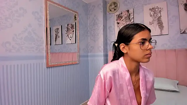 Isa little4u online show from 14, 1, 2025