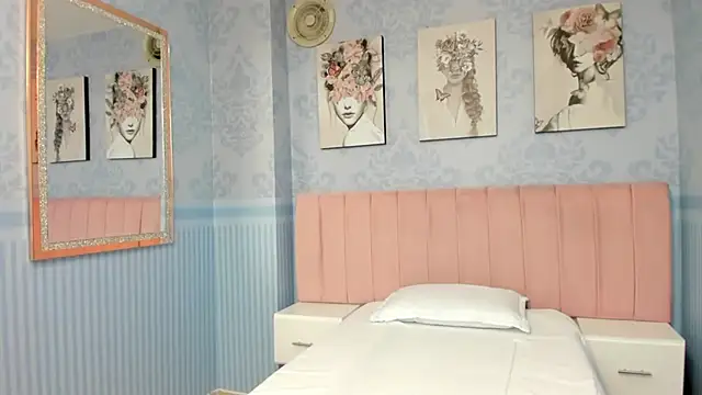 Isa little4u online show from 28, 1, 2025