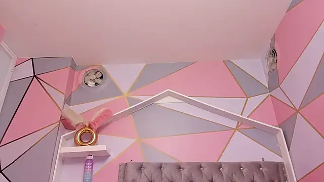 Isa little4u online show from 16, 2, 2025