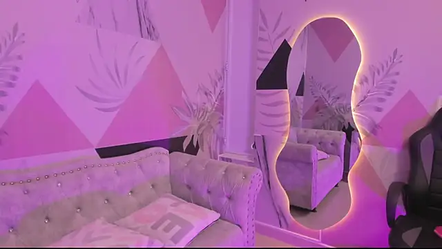 Isa little4u online show from 13, 3, 2025