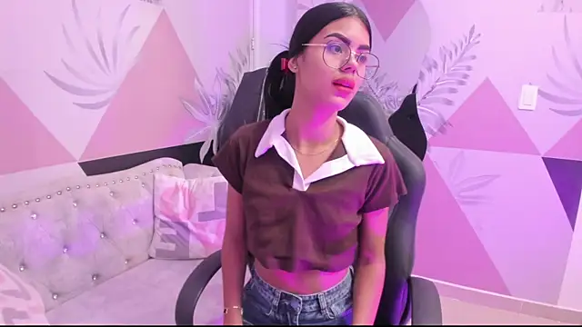 Isa little4u online show from 14, 3, 2025