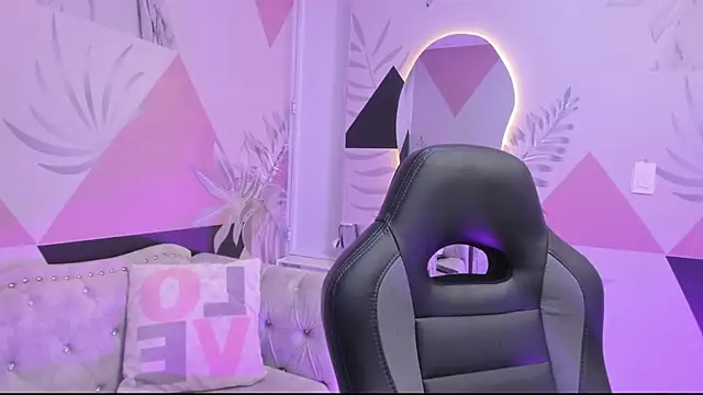 Isa little4u online show from 18, 3, 2025