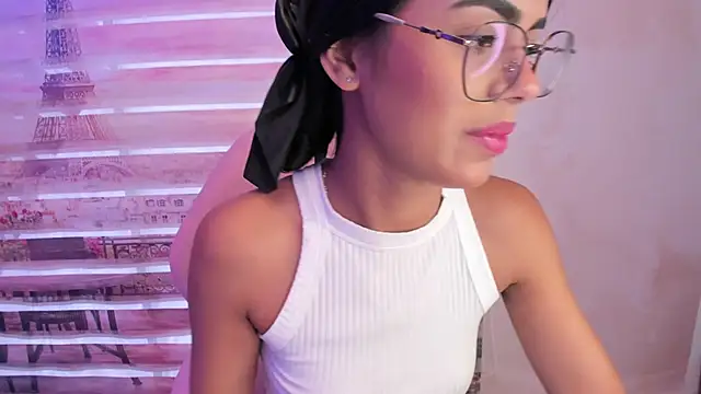 Isa little4u online show from 20, 9, 2025