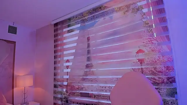 Isa little4u online show from 25, 9, 2025