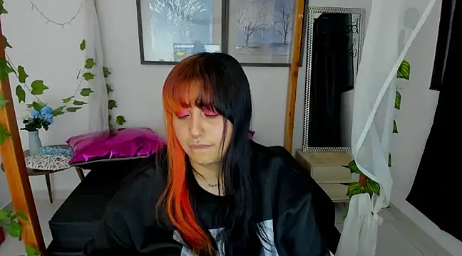 lussyevans24 online show from 23, 1, 2025