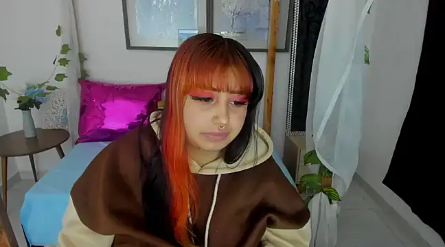 lussyevans24 online show from 28, 1, 2025