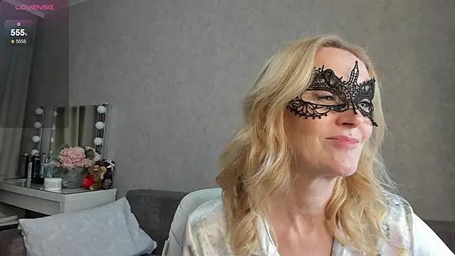 Snapshot of angelica_marquise chatting on 8, 11, 2025 angelica marquise online show from 8, 11, 2025