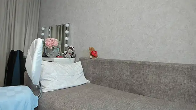 Snapshot of angelica_marquise chatting on 17, 12, 2025 angelica marquise online show from 17, 12, 2025