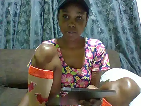 miss lyne001 online show from 29, 10, 2025