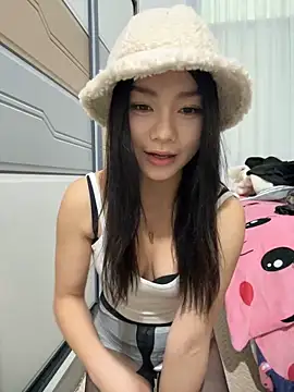 Snapshot of Asia-Melody chatting on 10, 2, 2025 Asia-Melody online show from 10, 2, 2025