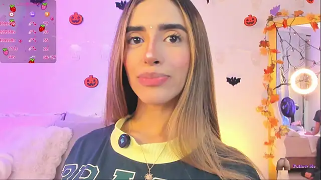 Snapshot of StormiRusso chatting on 30, 10, 2025 StormiRusso online show from 30, 10, 2025