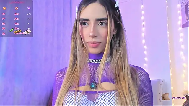 Snapshot of StormiRusso chatting on 12, 11, 2025 StormiRusso online show from 12, 11, 2025