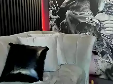 DannSaenz online show from 6, 1, 2025