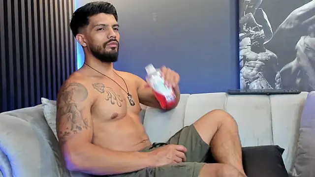 DannSaenz online show from 9, 1, 2025