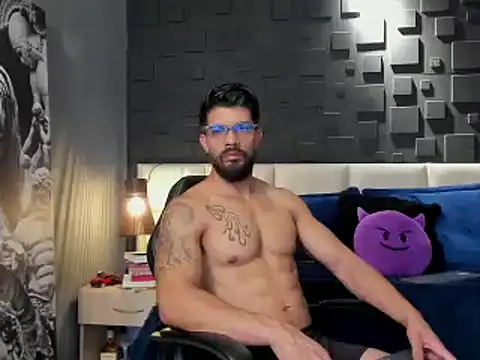DannSaenz online show from 23, 1, 2025