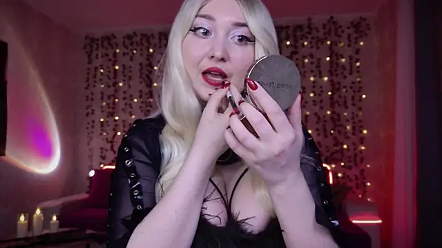 AllisonBlack  online show from 8, 11, 2025