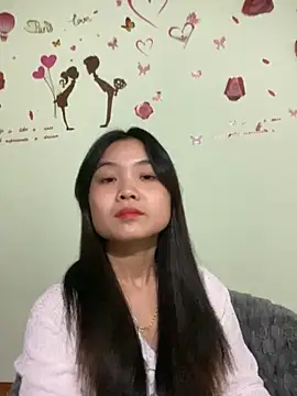 Maeve2k5 online show from 6, 12, 2024