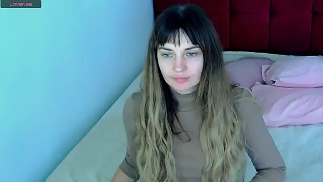 Snapshot of VioletUmi chatting on 16, 10, 2025 VioletUmi online show from 16, 10, 2025