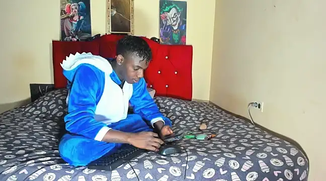 blackWhite hot online show from 24, 1, 2025