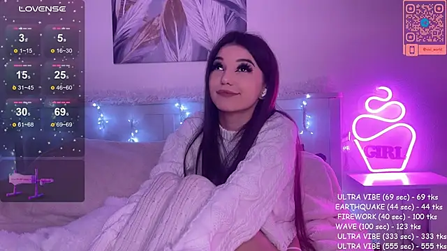 Snapshot of Veronica_leal chatting on 8, 1, 2025 Veronica leal online show from 8, 1, 2025