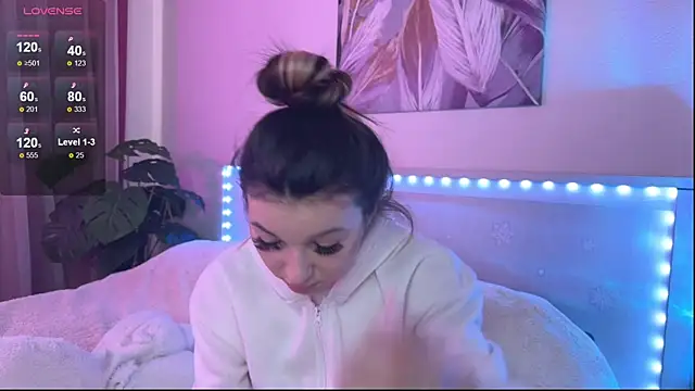 Veronica leal online show from 7, 4, 2026